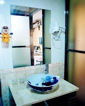 Fenghuang Lifetime True Love Hotel 외부 사진